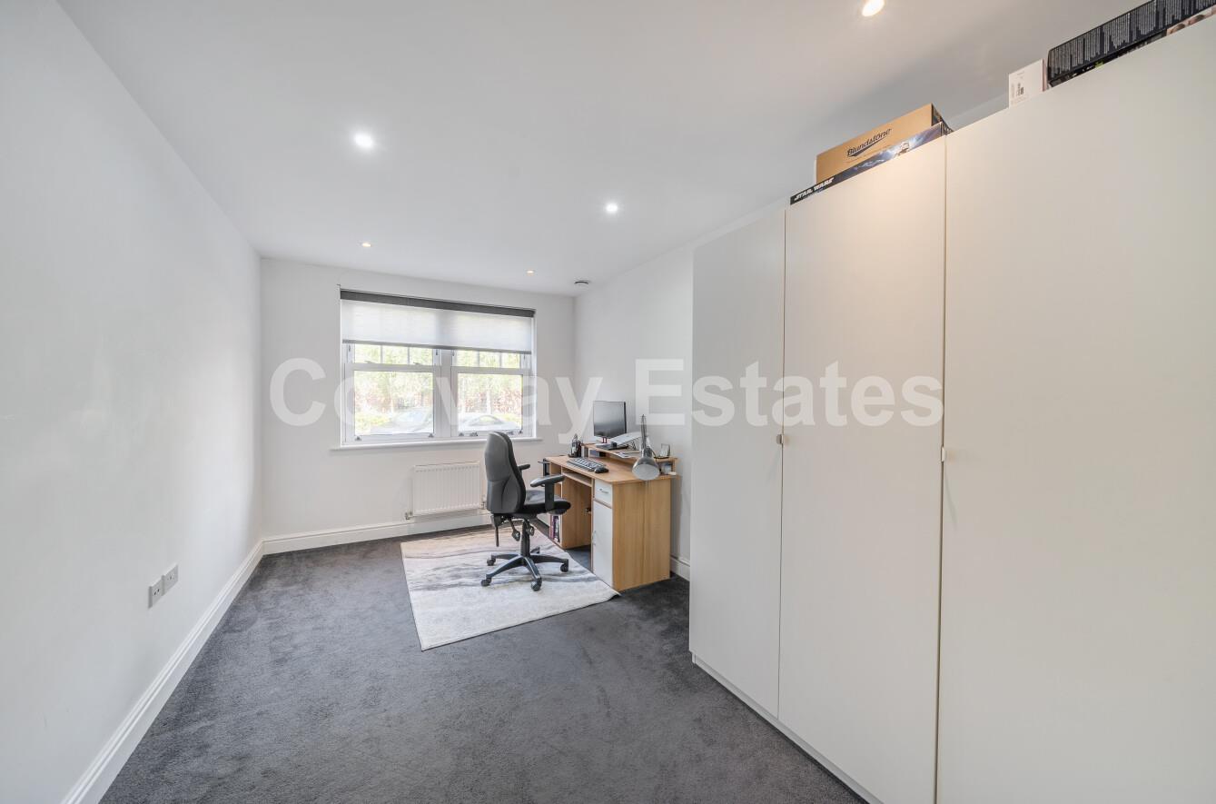 Rosebery Place, Mill Hill, NW7, London
